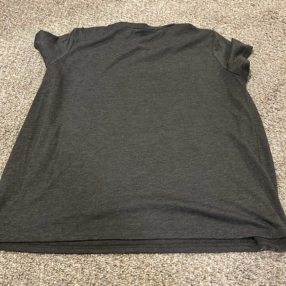 XL women’s tshirt - Picture 2 of 3